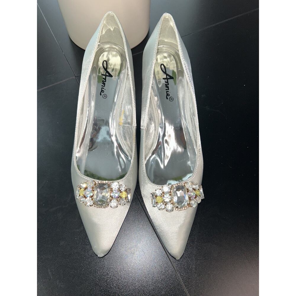 Annie Silver Satin Heels w/ Diamond Embellishments – Brand New in Box, Size 8.5